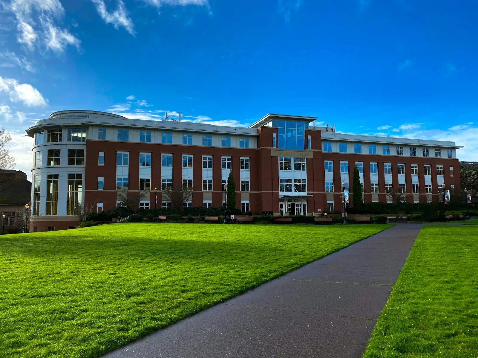 Large Public 4-Year University